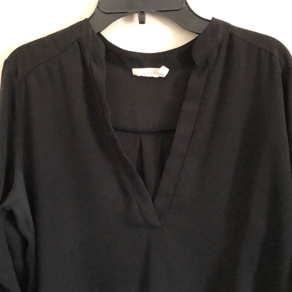 White blouse - Picture 2 of 4